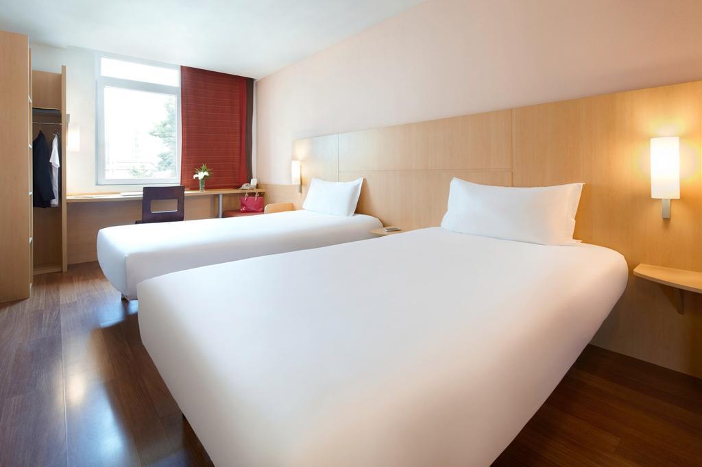 Ibis Chuzhou 1912 Hotel Exterior photo