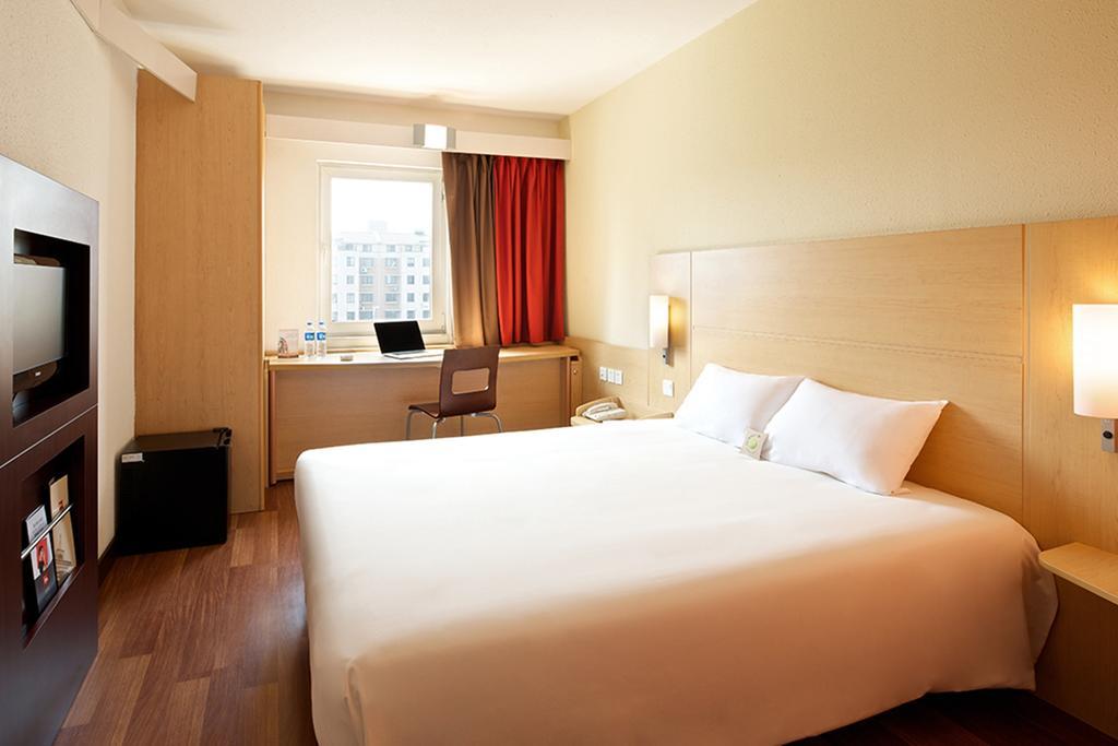 Ibis Chuzhou 1912 Hotel Exterior photo